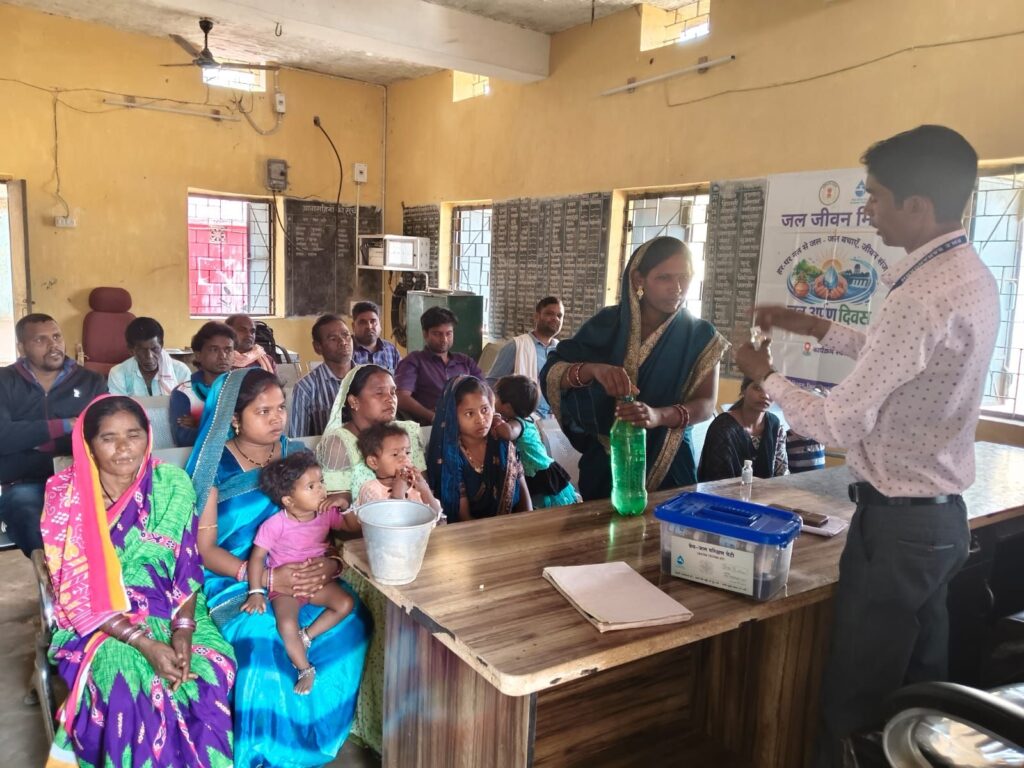 10002524636223480137442877162 ग्राम सेमीकोट में जल संरक्षण और स्वास्थ्य जागरूकता कार्यक्रम सम्पन्न