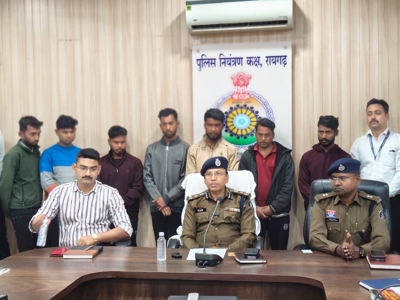 1001503367 फर्जी कागजों पर बेचते थे चोरी की बाइक रायगढ़ पुलिस ने 7 आरोपियों को दबोचा