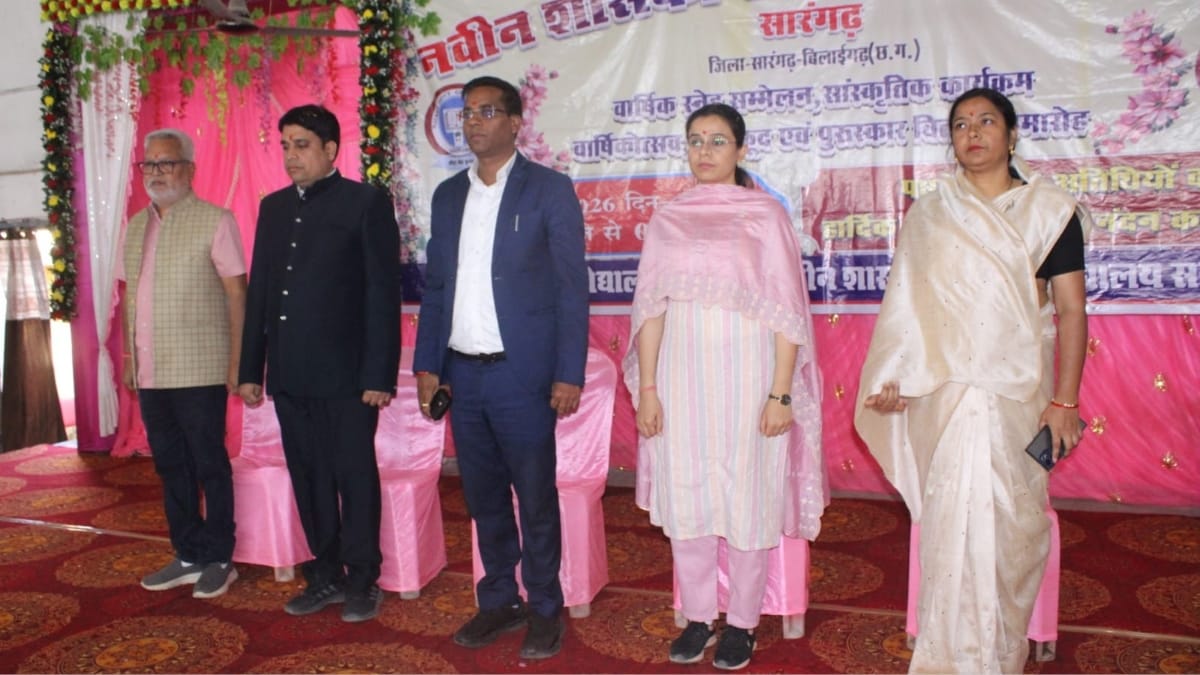 1001527773 वार्षिक सम्मेलन में शासकीय नवीन कन्या कॉलेज की छात्राओं ने दी रंगारंग नृत्य की प्रस्तुति