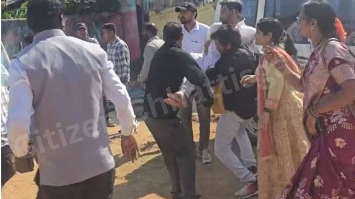 1001537496 मुख्यमंत्री कन्या विवाह कार्यक्रम में अव्यवस्था, तेज धूप और पानी की कमी से दूल्हा बेहोश