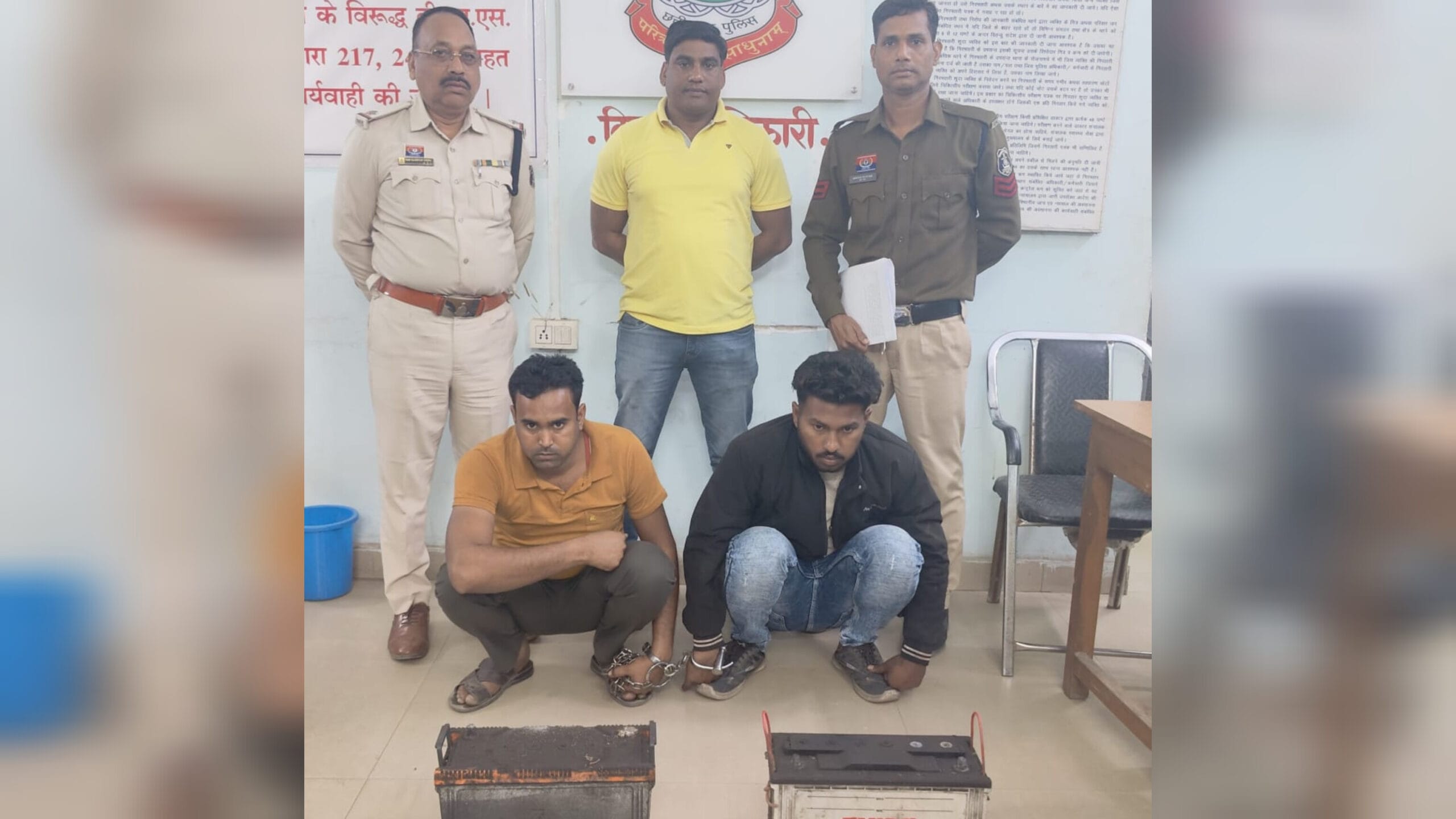 1001574803 scaled घरघोड़ा क्षेत्र में ट्रेलर से बैटरी चोरी करने वाले दो आरोपी गिरफ्तार