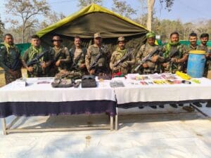 1001580847 माओवादियों की बड़ी साजिश नाकाम, 17 IED समेत डंप सामग्री बरामद