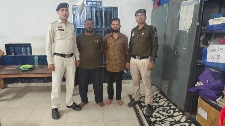 1001588309 ऑनलाइन सट्टेबाजी पर पुलिस की कार्रवाई: IND-SA मैच में सट्टा खिलाते 2 सटोरिए गिरफ्तार, 50 लाख की सट्टा पट्टी जब्त