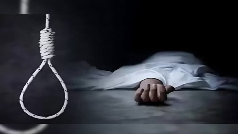 1001592496 7 जन्मों का वादा लेकिन मिली बेवफाई! फंदे पर लटकी मिली लाश