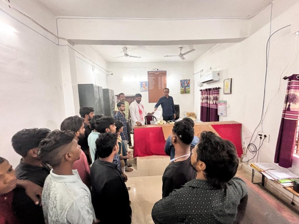 10021276687935065312236447554 अब आर-पार की लड़ाई 20 वर्षों से जर्जर केशला तोलगे सड़क के लिए 1 अगस्त को होगा शांतिपूर्ण चक्का जाम