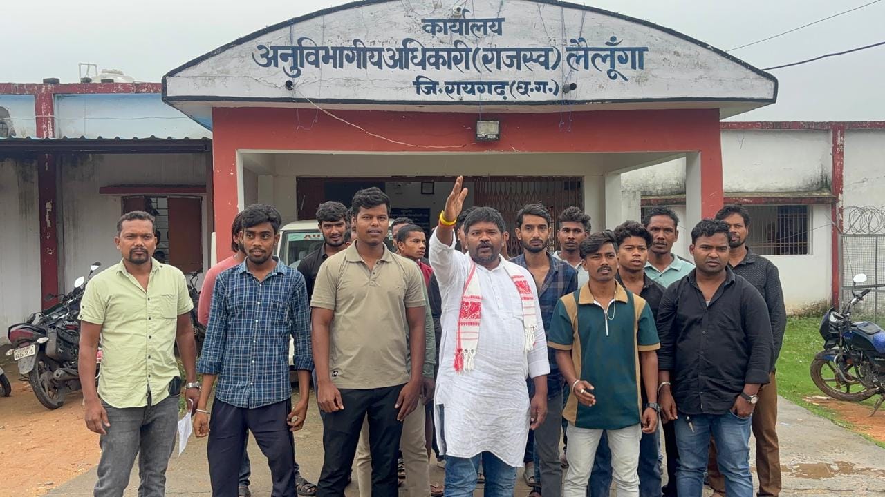 1002127670 केशला-तोलगे मार्ग निर्माण रवि भगत का 1 अगस्त को चक्का जाम का आह्वान
