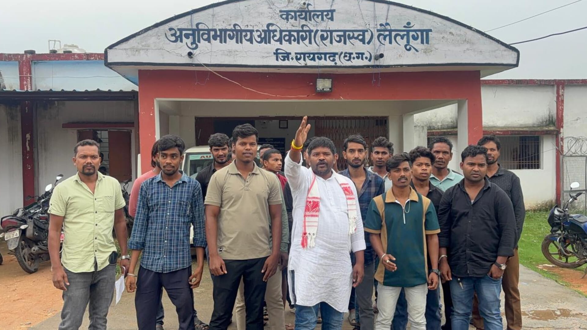 1002128526 अब आर-पार की लड़ाई 20 वर्षों से जर्जर केशला तोलगे सड़क के लिए 1 अगस्त को होगा शांतिपूर्ण चक्का जाम