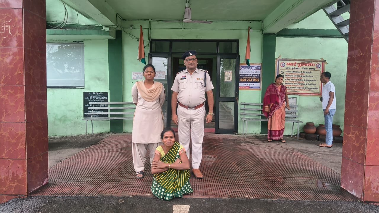 1002148102 मुआवजे की रकम को उडाने से नाराज पत्नी ने&nbsp; की हत्या कर अपराध को आत्महत्या का रूप देने की साजिश नाकाम