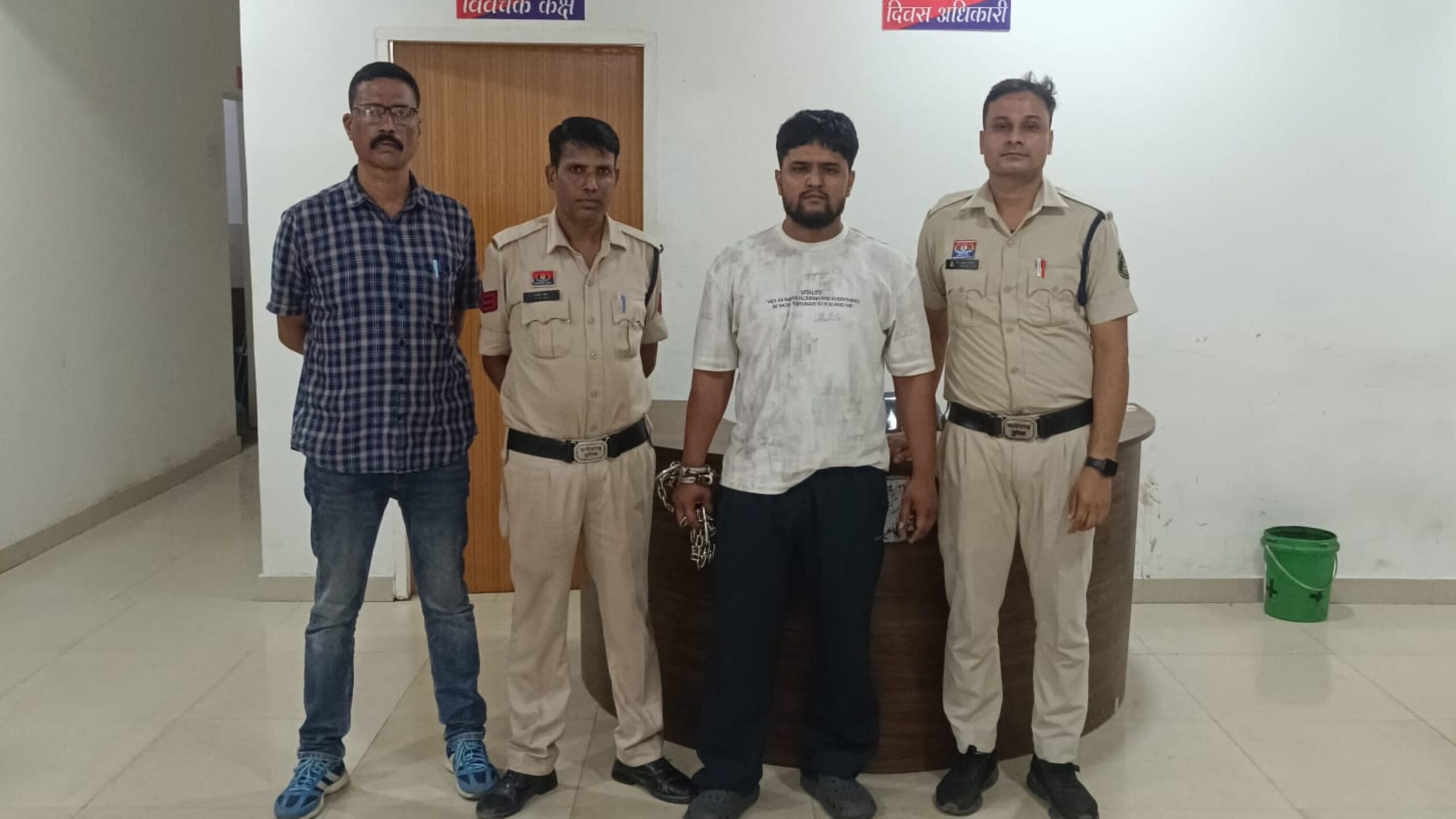 1002347715 scaled मारपीट मामले का फरार आरोपी मनीष बिहारी गिरफ्तार भेजा गया रिमांड पर